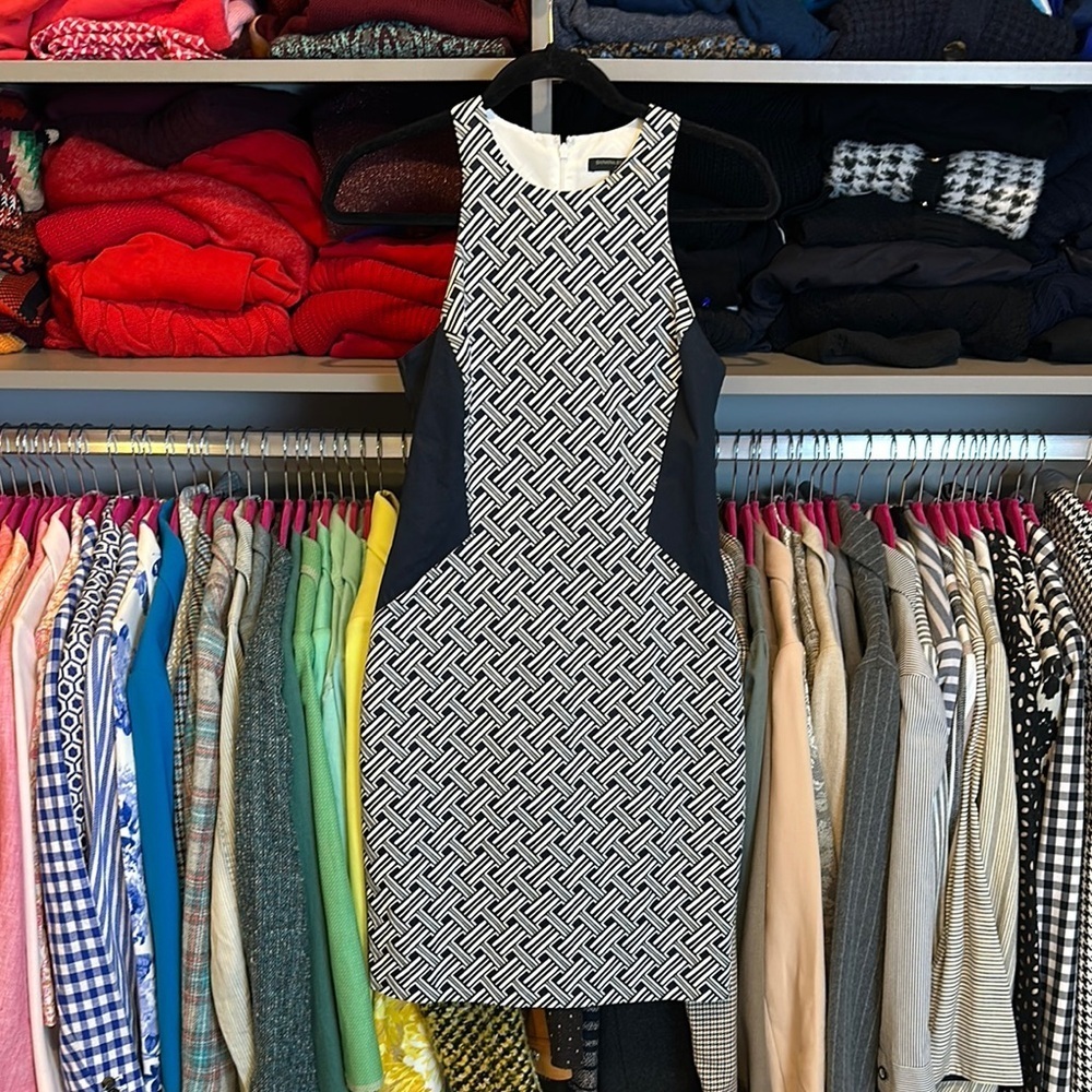 Banana Republic black and white print sleeveless dress size 2